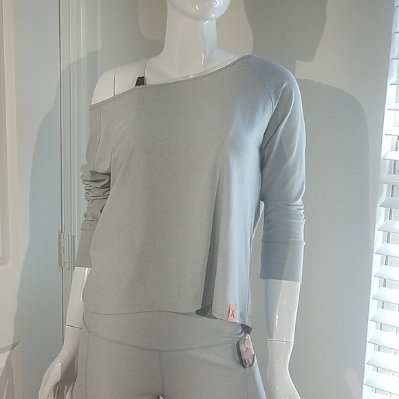 X By Gottex  Long Sleeve Tee - Picture 2 of 8